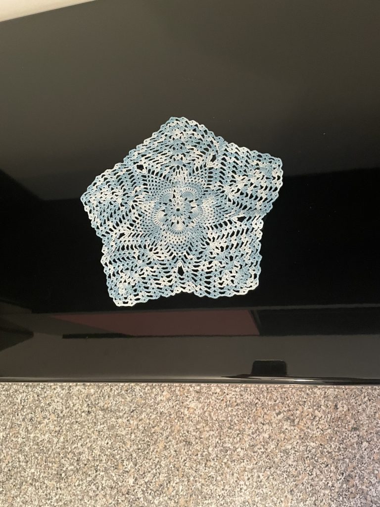 Centrino con cinque fiori 27 t
